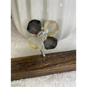 Vintage flower brooch rhinestone Black White